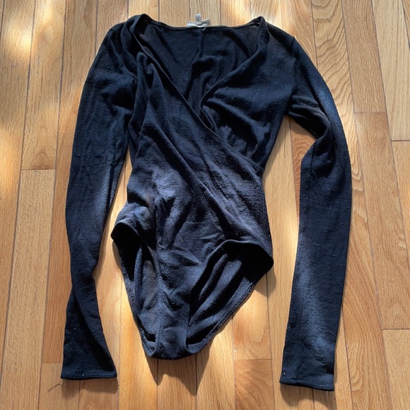 Wilfred black deep v-neck bodysuit